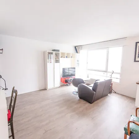Apartment Accueillant Avec Vue A Belleville *